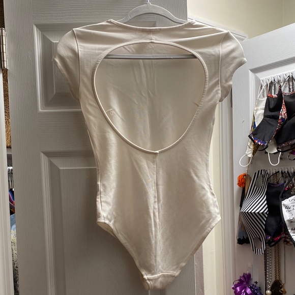 Cutout back bodysuit - Picture 4 of 4